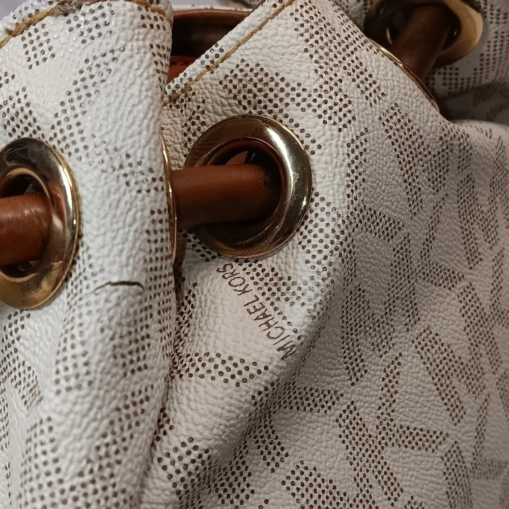 Michael Kors Signature Ring Tote East West Vanilla/Brown Leather Shoulder‎ Bag